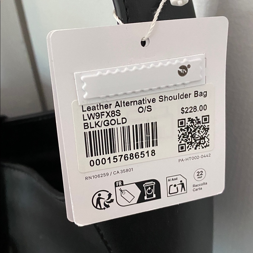 Lululemon - Leather Alternative Shoulder Bag - NWT - Picture 9 of 10